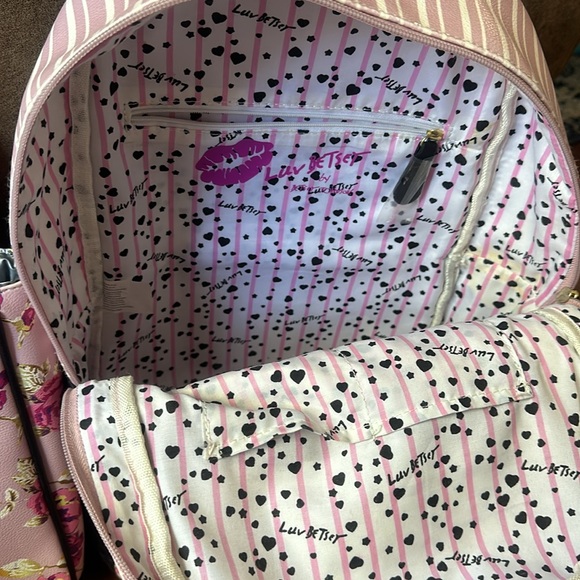 Back pack, Betsey Johnson - Picture 7 of 9